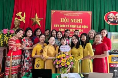 Hội nghị viên chức và người lao động trường. Năm học: 2023- 2024 của trường THCS Ea Bhốk